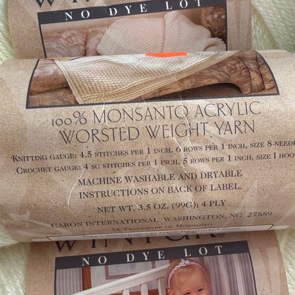NEW Vintage Caron Wintuk No Dye Lot Yarn Bundle Off White Cream 14 Skeins - Picture 3 of 3
